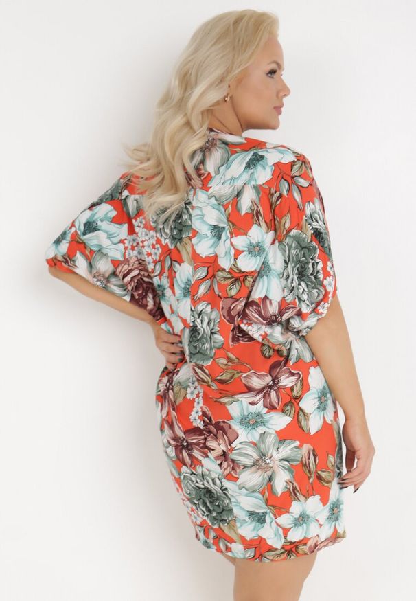 Born2be - Pomarańczowa Sukienka z Wiskozy Irima. Kolor: pomarańczowy. Materiał: wiskoza. Długość rękawa: krótki rękaw. Wzór: aplikacja, kwiaty. Sezon: lato. Długość: mini