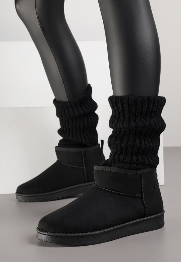 Renee - Czarne Śniegowce z Niską Cholewką Retira. Okazja: na co dzień. Wysokość cholewki: przed kostkę. Kolor: czarny. Materiał: jeans. Szerokość cholewki: normalna. Sezon: zima. Styl: casual