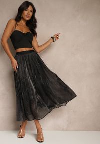 Renee - Czarna Spódnica o Rozkloszowanym Kroju z Ozdobnymi Cyrkoniami Folaressa. Okazja: na co dzień. Kolor: czarny. Wzór: aplikacja. Styl: elegancki, casual