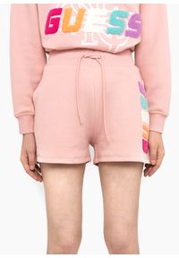 Guess - Szorty damskie GUESS EDWINA SHORT. Okazja: na co dzień, do pracy, na spacer. Kolor: różowy. Styl: casual #1