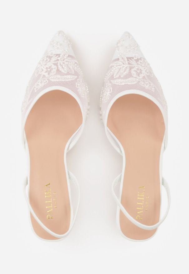 Born2be - Białe Czółenka Siateczkowe na Szpilce Ozdobione Perełkami i Haftami Vilania. Okazja: na co dzień. Zapięcie: pasek. Kolor: biały. Materiał: satyna. Wzór: haft, aplikacja. Obcas: na szpilce. Styl: casual, klasyczny, elegancki