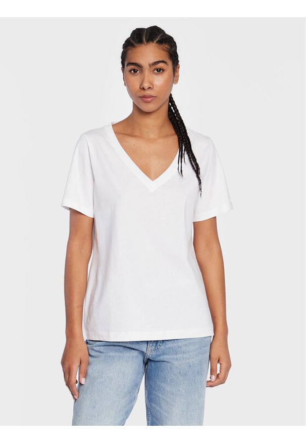 Calvin Klein T-Shirt Smooth K20K205338 Biały Regular Fit. Kolor: biały. Materiał: bawełna