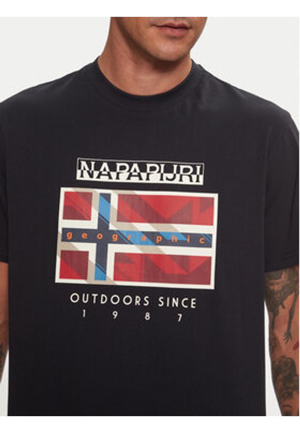 Napapijri T-Shirt S-Dorees NP0A4IBE Czarny Regular Fit. Kolor: czarny. Materiał: bawełna