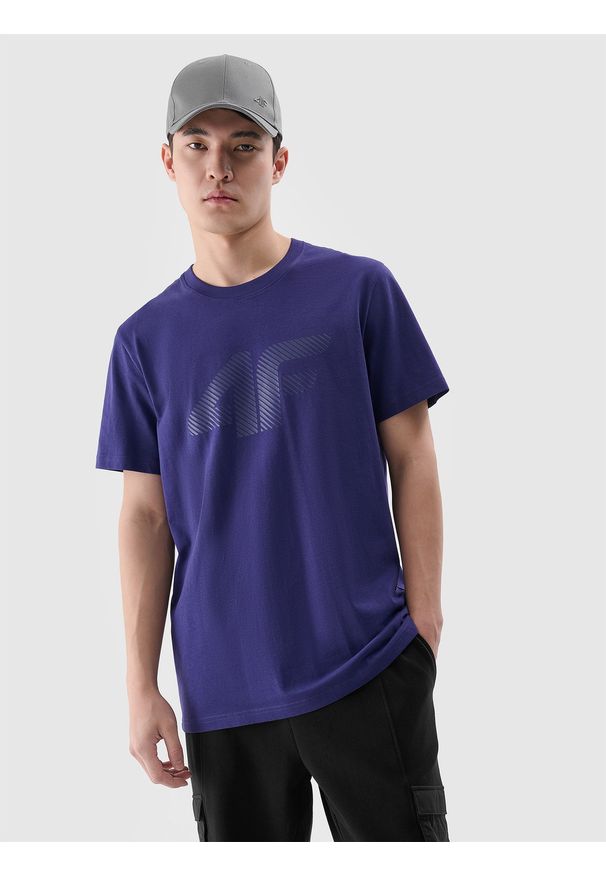 4f - 4F T-shirt regular z nadrukiem męski - granatowy M. Okazja: na co dzień. Kolor: niebieski. Materiał: dzianina, bawełna, jersey. Długość rękawa: krótki rękaw. Długość: krótkie. Wzór: nadruk. Styl: klasyczny, sportowy, casual