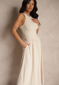 Renee - Jasnobeżowa Rozkloszowana Sukienka z Bawełny z Kieszeniami Lirevane. Okazja: na co dzień. Kolor: beżowy. Materiał: bawełna. Styl: klasyczny, elegancki, casual
