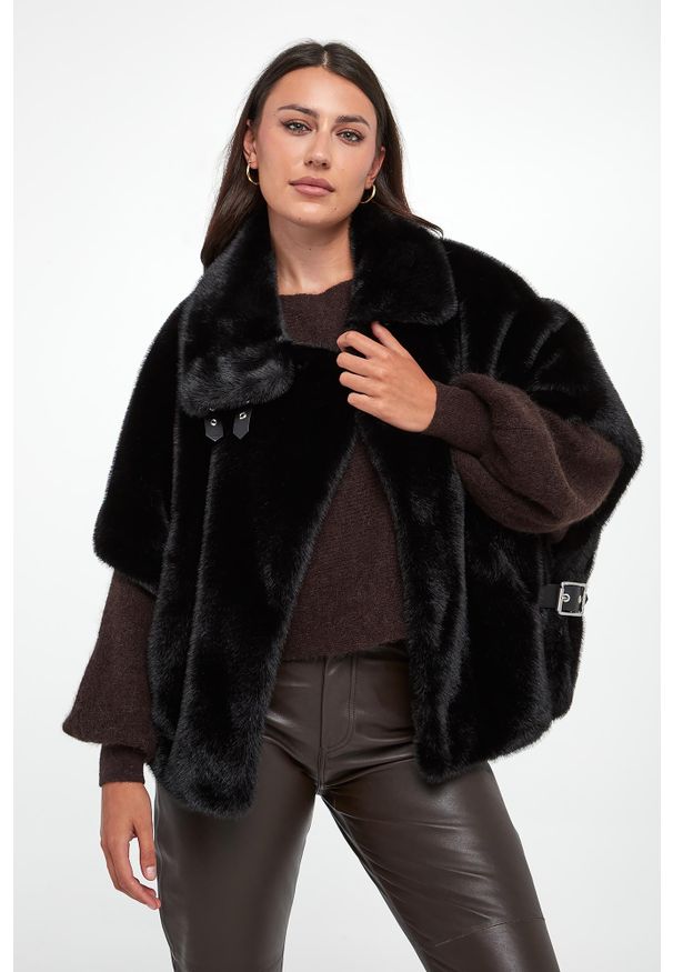 Pinko - Ponczo futrzane Comodino PINKO. Materiał: futro