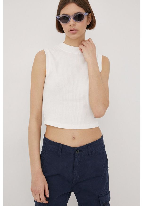 Roxy top bawełniany kolor biały. Kolor: biały. Materiał: bawełna. Wzór: gładki, prążki