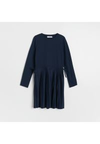 Reserved - Sukienka z plisowanym dołem - Granatowy. Kolor: niebieski