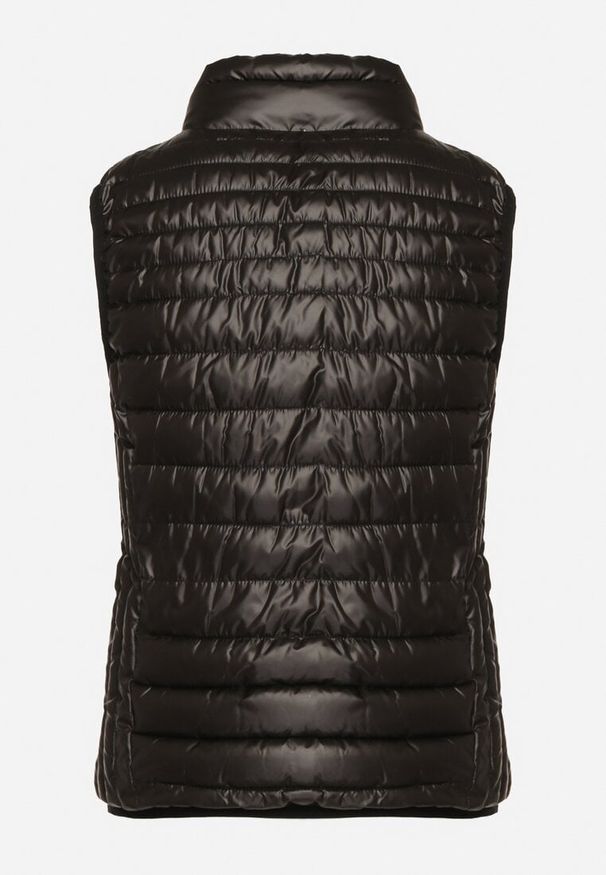 Born2be - Czarna Kamizelka Pikowana z Kieszonkami i Wysokim Kołnierzem Kendiana. Kolor: czarny