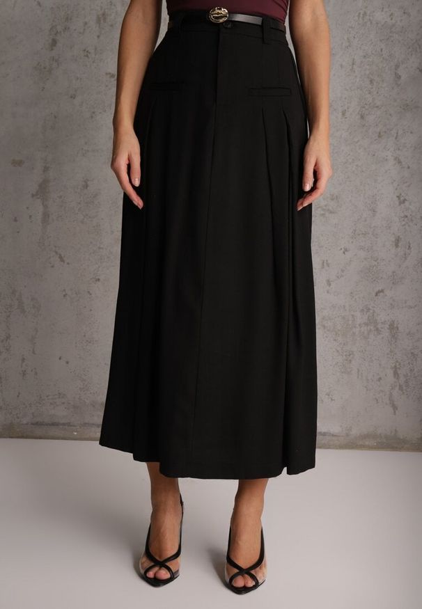 Renee - Czarna Rozkloszowana Spódnica z Wiskozy Zdobiona Plisami i Paskiem Durklea. Okazja: na co dzień. Kolor: czarny. Materiał: wiskoza. Wzór: aplikacja. Styl: casual, elegancki