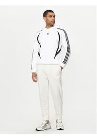 Adidas - adidas Bluza IZ4829 Biały Regular Fit. Kolor: biały. Materiał: bawełna #5