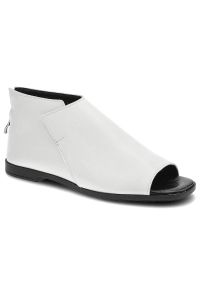 Białe Sandały Lemar Modne Skórzane Buty. Kolor: biały. Materiał: skóra