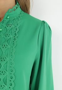 Born2be - Zielona Koszula z Koronką i Perłami Cassa. Kolor: zielony. Materiał: koronka. Wzór: koronka #6