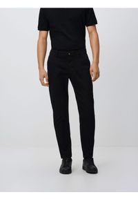 Reserved - Spodnie chino slim fit - czarny. Kolor: czarny. Materiał: tkanina
