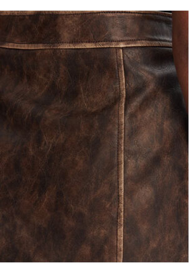 Guess Spódnica z imitacji skóry W5YD46 WHDI0 Brązowy Regular Fit. Kolor: brązowy. Materiał: skóra