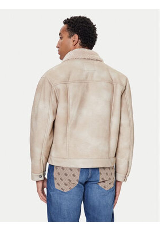Guess Kurtka z imitacji skóry M5BL0I W2500 Beżowy Regular Fit. Kolor: beżowy. Materiał: skóra