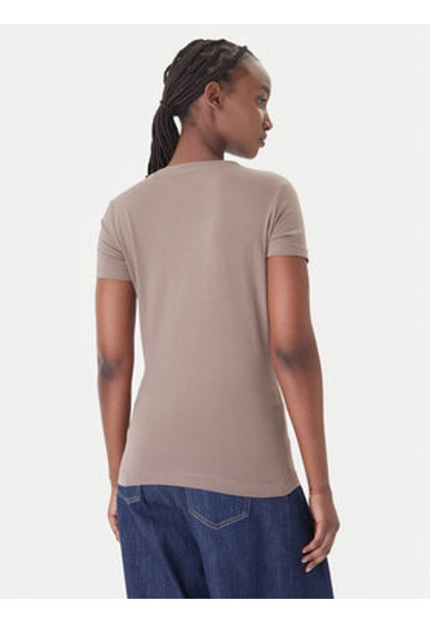 Guess T-Shirt W6GI12 K3027 Brązowy Regular Fit. Kolor: brązowy. Materiał: bawełna