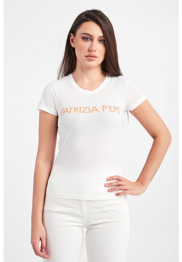 Patrizia Pepe - T-SHIRT PATRIZIA PEPE. Materiał: tkanina. Długość rękawa: krótki rękaw. Długość: krótkie. Wzór: napisy