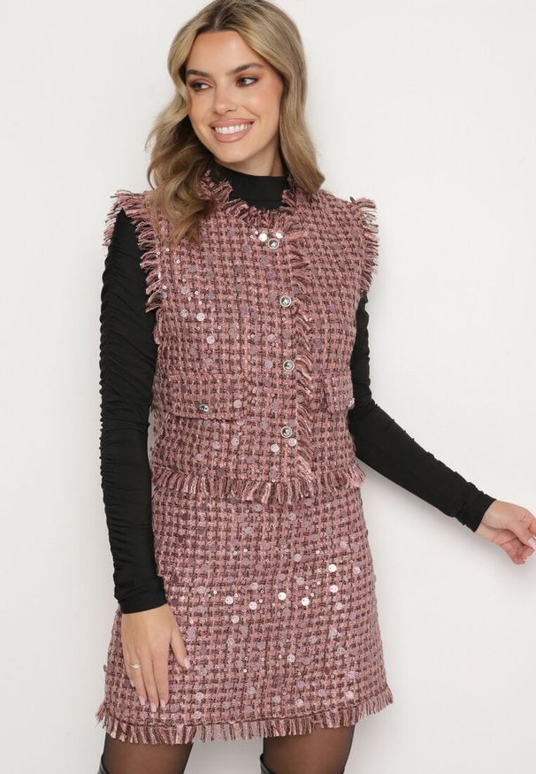 Born2be - Różowa Kamizelka z Wełną Imitacją Kieszeni Cekinami i Metaliczną Nitką Kesaltia. Okazja: na co dzień. Kolor: różowy. Materiał: wełna. Wzór: aplikacja. Styl: klasyczny, casual, elegancki