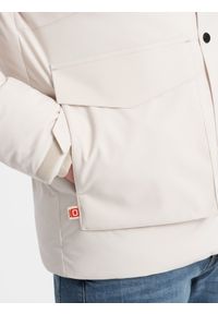 Ombre Clothing - Zimowa kurtka męska z odpinanym kapturem i kieszeniami cargo - kremowa V2 - Rozmiar: S. Kolor: kremowy. Materiał: poliester. Sezon: zima #4