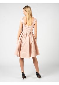 Pinko Sukienka "Virgilia" | 101938 A16A | Kobieta | Różowy. Kolor: różowy. Materiał: poliester. Typ sukienki: asymetryczne. Styl: elegancki, wizytowy. Długość: mini