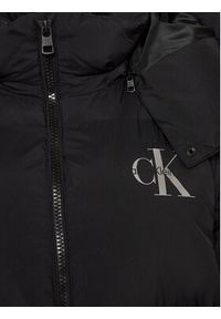 Calvin Klein Jeans Kurtka puchowa J20J220471 Czarny Regular Fit. Kolor: czarny. Materiał: syntetyk