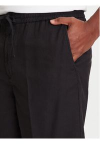 Mustang Szorty materiałowe Linen 1016459 Czarny Loose Fit. Kolor: czarny. Materiał: bawełna