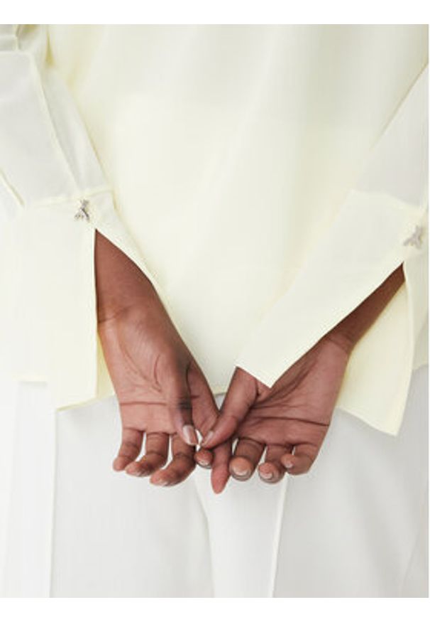 Patrizia Pepe Koszula 8C0703/A156-Y478 Żółty Regular Fit. Kolor: żółty. Materiał: jedwab