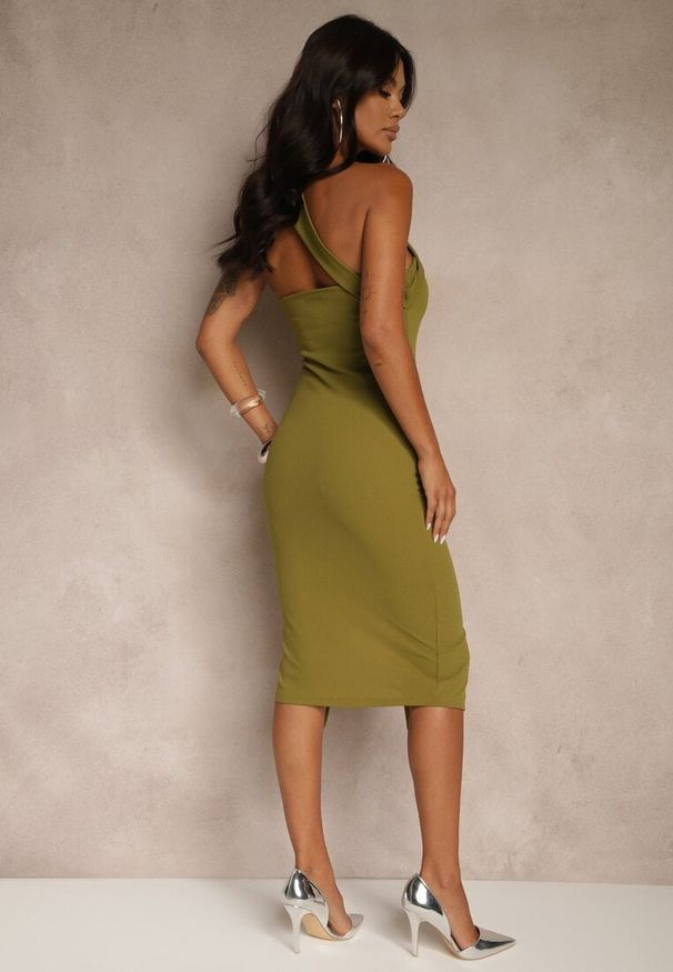 Renee - Jasnozielona Koktajlowa Sukienka Typu Bodycon o Asymetrycznym Kroju Haliannea. Okazja: na imprezę, na co dzień. Kolor: zielony. Długość rękawa: bez rękawów. Sezon: lato. Typ sukienki: bodycon, asymetryczne. Styl: wizytowy