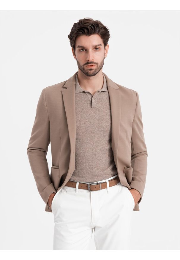 Ombre Clothing - Męska marynarka z naszywanymi kieszeniami - ciemnobeżowa V3 - Rozmiar: S. Kolor: beżowy. Materiał: wiskoza, elastan, poliester, materiał. Styl: elegancki