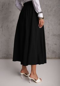 Renee - Czarna Rozkloszowana Spódnica z Kieszonkami i Paskiem z Klamrą Qualea. Okazja: na co dzień. Kolor: czarny. Materiał: wiskoza, bawełna, materiał. Styl: casual, elegancki #3