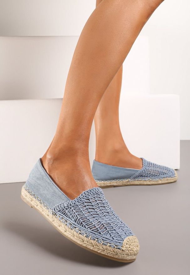 Renee - Niebieskie Płaskie Espadryle z Ekozamszu Ozdobione Jutą Lemiala. Okazja: na co dzień. Kolor: niebieski. Materiał: len, jeans. Wzór: aplikacja. Sezon: lato. Obcas: na obcasie. Styl: klasyczny, casual. Wysokość obcasa: niski