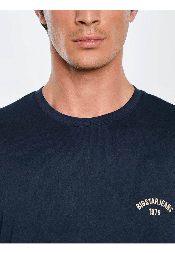 Big-Star - Koszulka męska bawełniana granatowa Vincer 403. Okazja: na co dzień. Kolor: niebieski. Materiał: bawełna. Wzór: haft. Styl: klasyczny, casual, elegancki