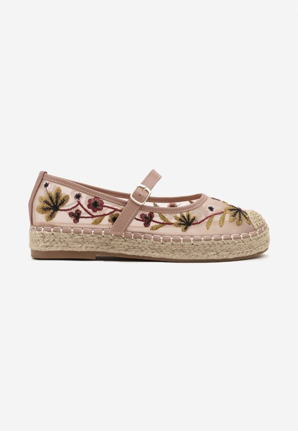 Renee - Różowe Espadryle z Siateczki na Plecionej Podeszwie Zdobione Haftem Evelritia. Okazja: na co dzień. Zapięcie: pasek. Kolor: różowy. Materiał: jeans, materiał. Wzór: aplikacja, haft. Styl: elegancki, casual