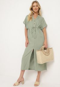 Born2be - Zielona Bawełniana Sukienka z Koszulową Górą i Ściągaczem w Talii Vikleta. Okazja: na co dzień. Typ kołnierza: dekolt w kształcie V. Kolor: zielony. Materiał: bawełna. Typ sukienki: koszulowe. Styl: casual, klasyczny #3