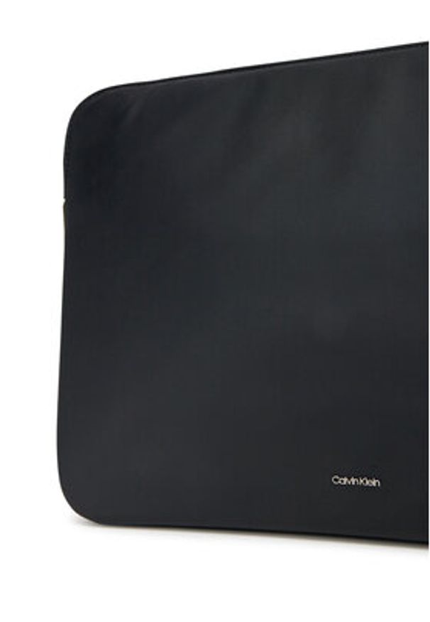 Calvin Klein Etui na laptopa Business Tech Laptop Sleeve K50K512937 Czarny. Kolor: czarny. Materiał: materiał