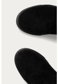 Answear Lab - Botki Woman Key. Nosek buta: okrągły. Zapięcie: zamek. Kolor: czarny. Materiał: syntetyk, materiał, zamsz, guma. Szerokość cholewki: normalna. Styl: wakacyjny. Wysokość obcasa: bez obcasa, niski #2