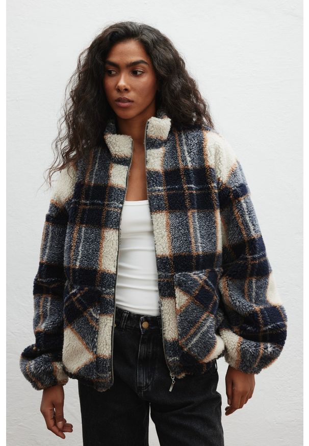 Marsala - Wełniana bluza typu baranek w kratę GRANATOWO BEŻOWĄ - VELMORE 9343-UNI. Kolor: wielokolorowy, niebieski, beżowy. Materiał: wełna. Sezon: zima, jesień