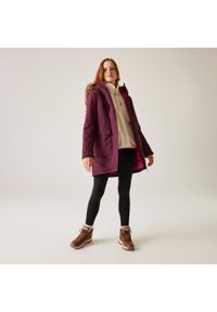 Regatta - Płaszcz damski przejściowy ocieplany przeciwdeszczowy Sabinka. Kolor: fioletowy. Materiał: poliester, puch. Sport: turystyka piesza #1