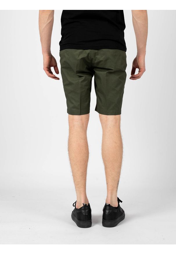 Antony Morato Szorty "Gustaf" | MMSH00177-FA900125 | Gustaf | Mężczyzna | Khaki, Zielony. Okazja: na co dzień. Kolor: zielony, brązowy, wielokolorowy. Materiał: bawełna. Styl: casual