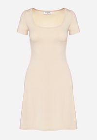 Born2be - Jasnobeżowa Rozkloszowana Sukienka z Wiskozą i Kwadratowym Dekoltem Milirella. Okazja: na co dzień. Typ kołnierza: dekolt kwadratowy. Kolor: beżowy. Materiał: wiskoza. Styl: klasyczny, casual, elegancki #2