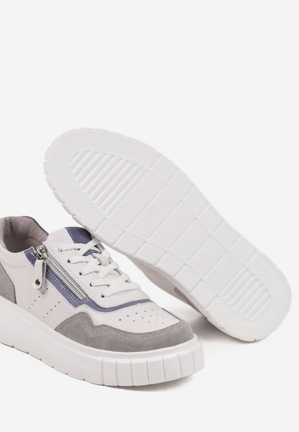 Born2be - Biało-Szare Skórzane Sneakersy w Streetwearowym Stylu Zdobione Suwakiem Elearessa. Okazja: na co dzień. Kolor: biały. Materiał: skóra. Wzór: aplikacja. Sezon: jesień, wiosna. Obcas: na platformie