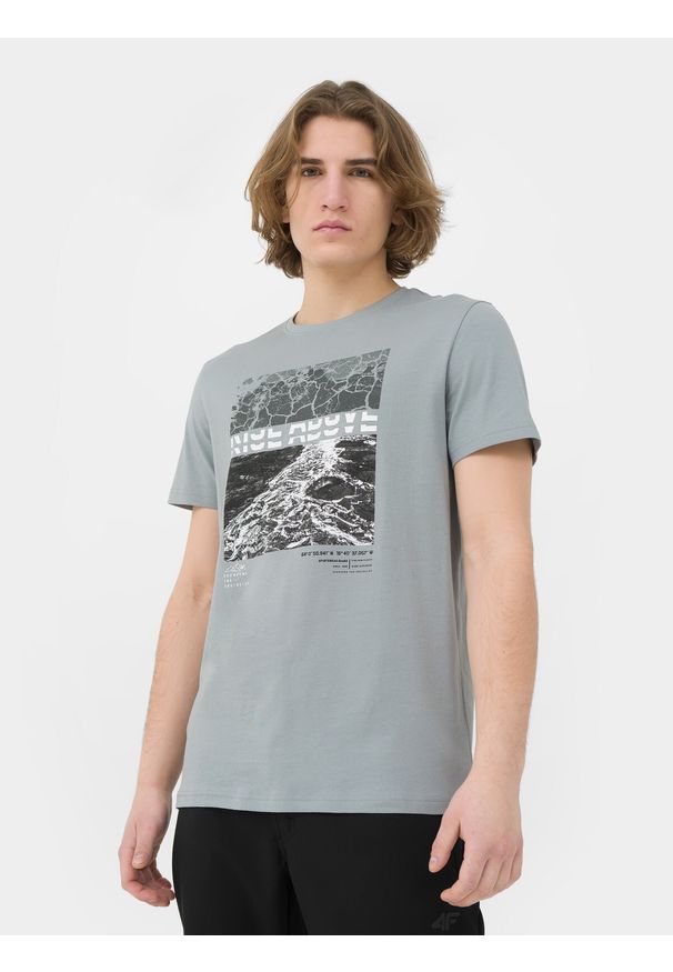 4f - T-shirt regular z bawełny organicznej męski. Kolor: szary. Materiał: bawełna. Wzór: nadruk