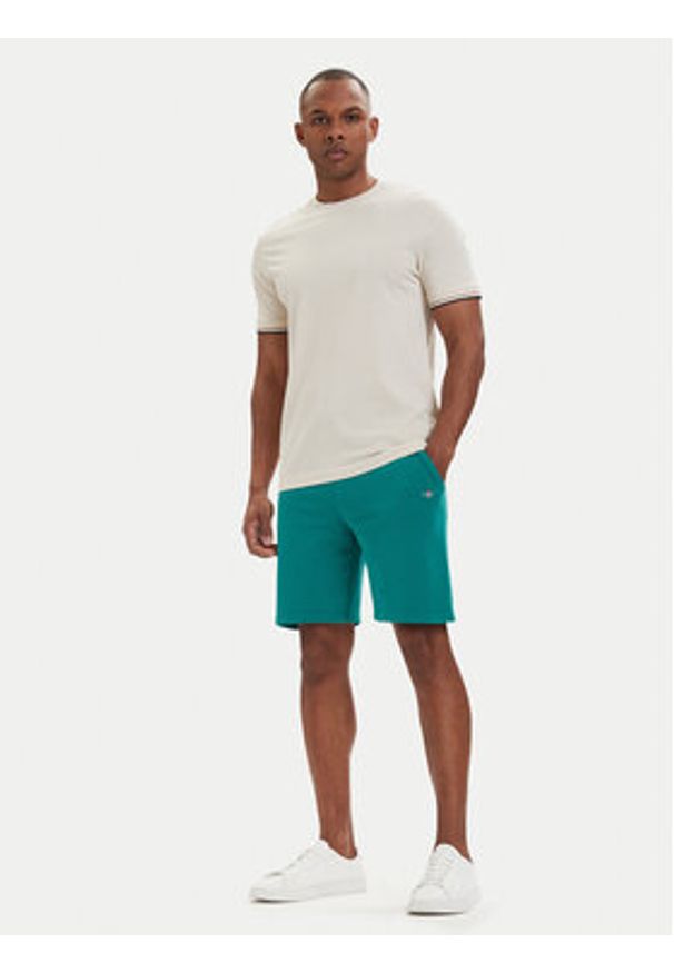 GANT - Gant Szorty sportowe 2009027 Zielony Regular Fit. Kolor: zielony. Materiał: bawełna. Styl: sportowy