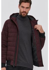 DKNY - Dkny Kurtka męska kolor fioletowy zimowa. Okazja: na co dzień. Typ kołnierza: kaptur. Kolor: fioletowy. Materiał: materiał, puch. Sezon: zima. Styl: casual #5