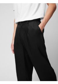 outhorn - Spodnie tkaninowe z lyocellu męskie - czarne. Stan: podwyższony. Kolor: czarny. Materiał: tkanina. Sezon: lato #6