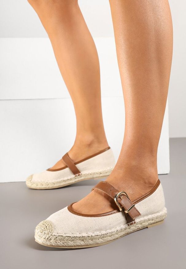 Renee - Brązowo-Beżowe Espadryle na Podeszwie z Plecionki z Paskiem ze Sprzączką Ridimiria. Okazja: na co dzień. Zapięcie: pasek. Kolor: brązowy. Sezon: lato. Styl: casual