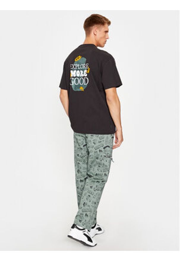 Puma T-Shirt Downtown Graphic 621269 Czarny Regular Fit. Kolor: czarny. Materiał: bawełna