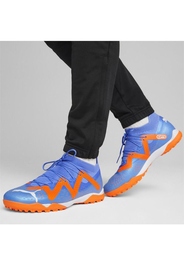 Buty do chodzenia męskie Puma Future Match TT. Zapięcie: sznurówki. Kolor: biały, wielokolorowy, pomarańczowy, żółty, niebieski. Materiał: syntetyk, materiał. Szerokość cholewki: normalna. Sport: turystyka piesza