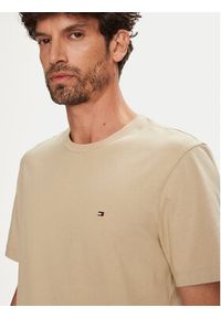 TOMMY HILFIGER - Tommy Hilfiger T-Shirt Ess Seasonal MW0MW39995 Beżowy Regular Fit. Kolor: beżowy. Materiał: bawełna